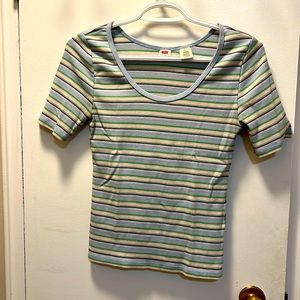 Levi’s striped short sleeve tshirt